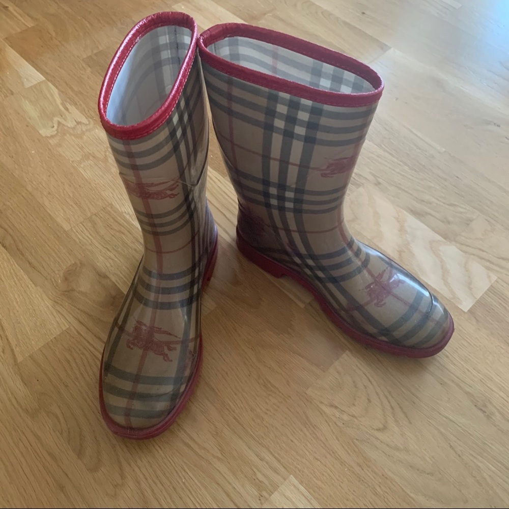 Used Burberry classic check rainboots sz 39